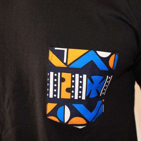Camiseta negra detalle africano